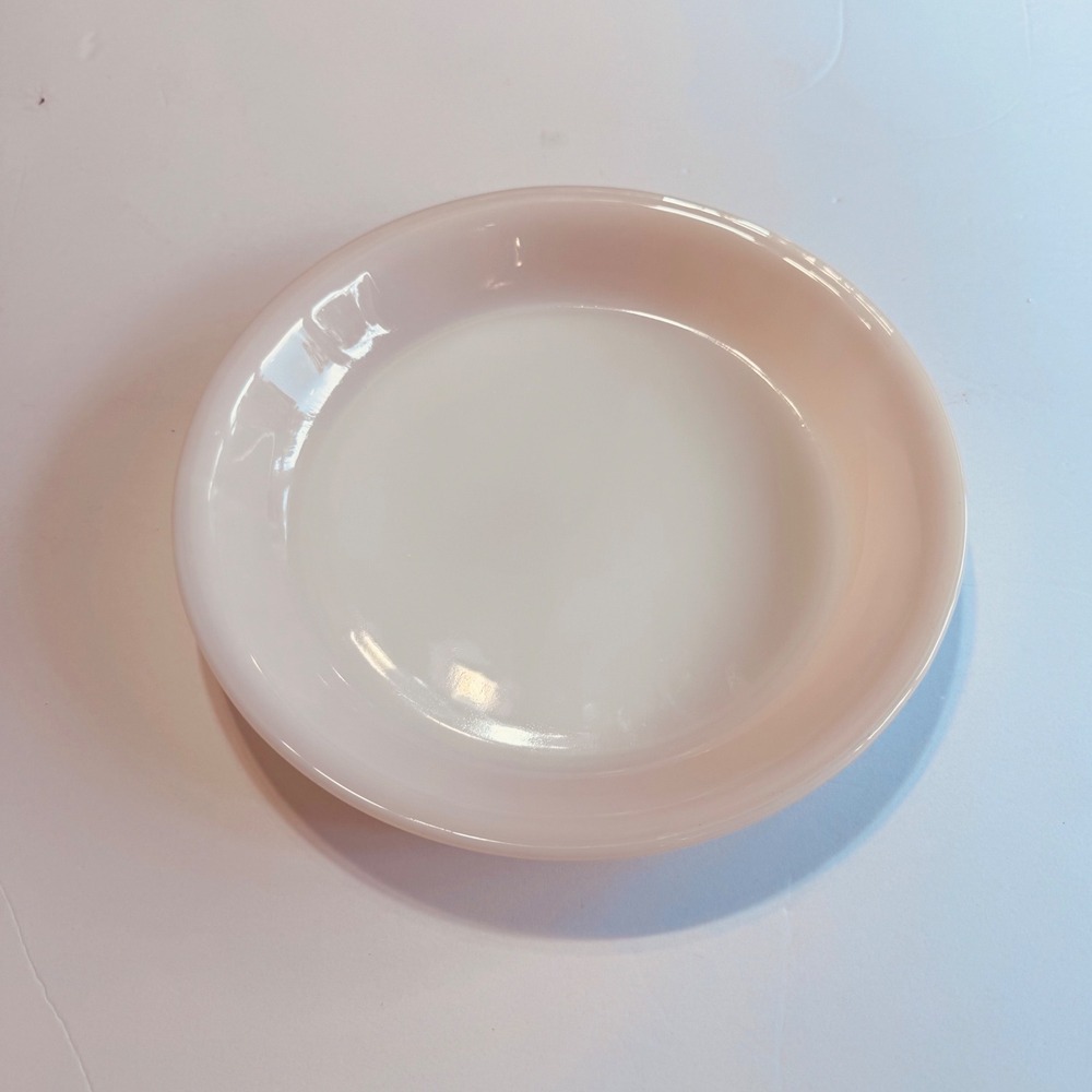 Vintage Fire-King Peach Lustre 9 Inch Pie Dish‎ Milk Glass Oven Ware Made in USA